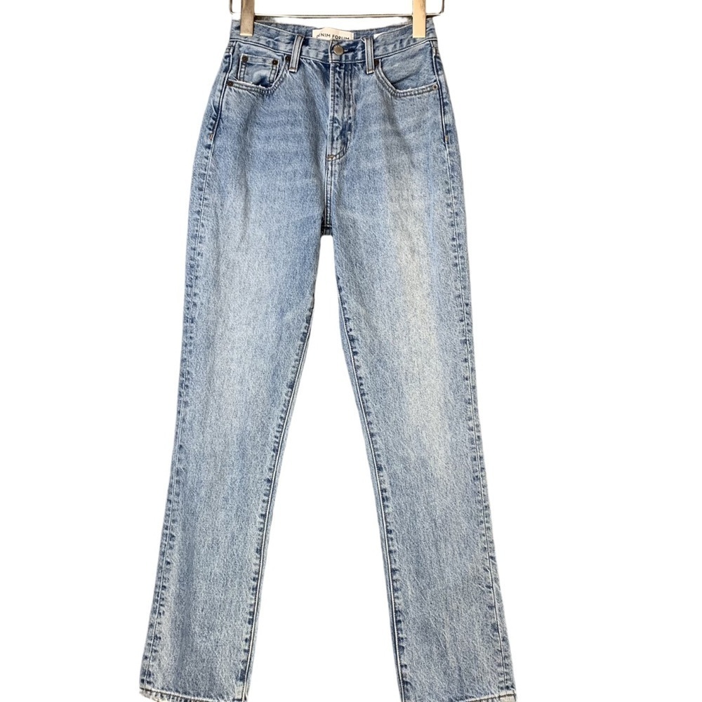 Aritzia Denim Forum The Nina Stovepipe 24 W 28 L High Rise Med Wash Straight Leg